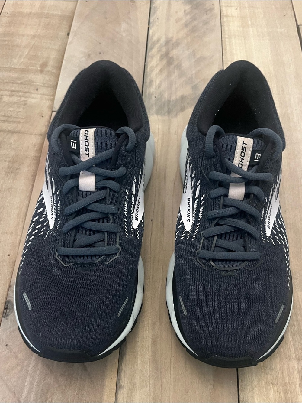 Brooks Ghost 13 Women’s Size 7 Medium B Black Pink Running Shoes